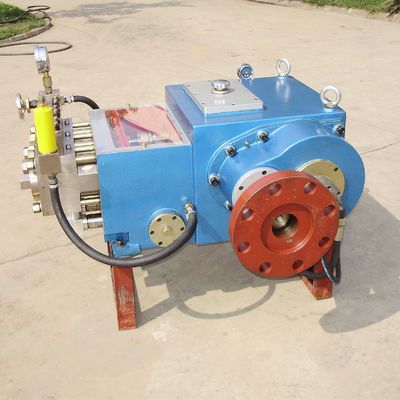 Sableuse de échange à haute pression horizontale de l'eau de la barre 90kw de la pompe à plongeur 550