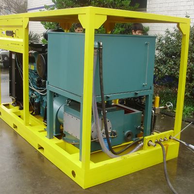Machine de nettoyage industriel à jet d'eau de 55 kW 10000psi Propulsée par moteur diesel